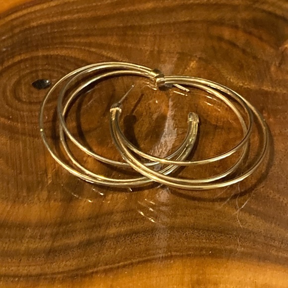 Gold tone pierced hoop earrings - Picture 2 of 5